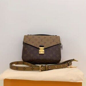 Louis Vuitton Shoulder Bag